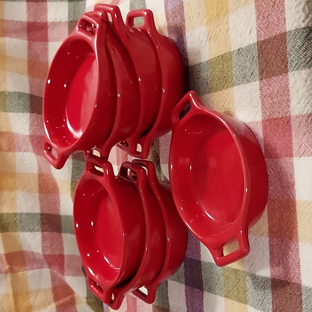 Small condiment dishes